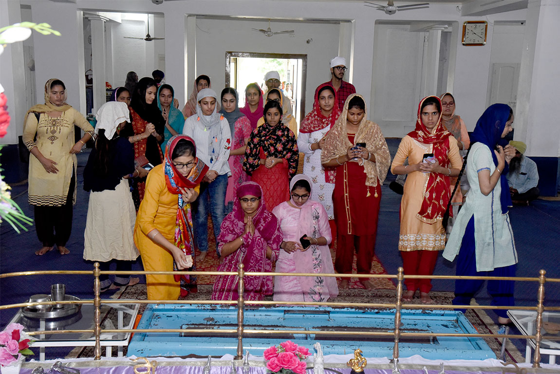 Paid obeisance at Gurudwara Chevin Patshahi to seek blessings for the new session